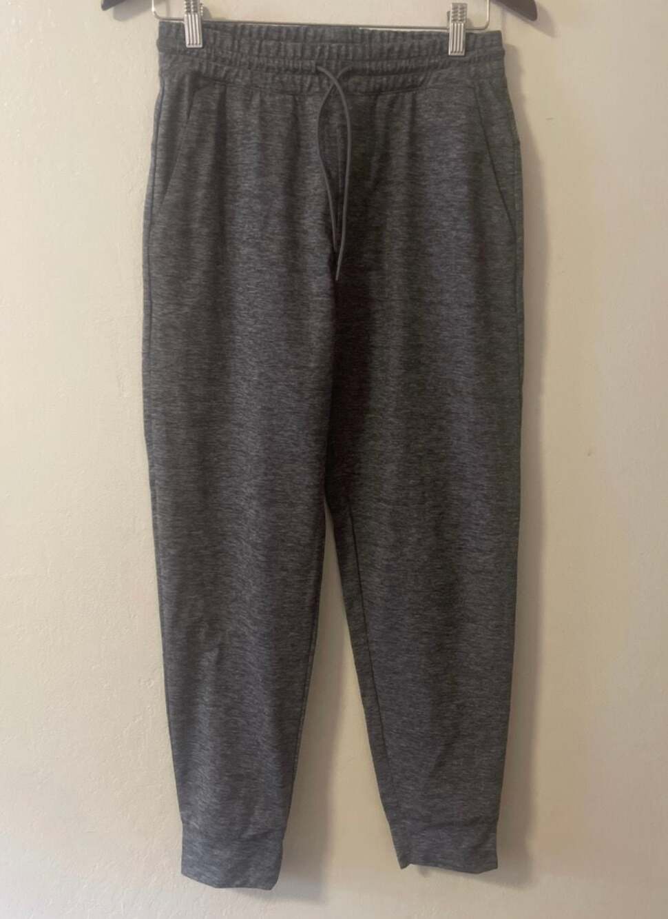 Uniqlo Men's Grey Tapered Joggers, Elastic Drawstring Waist, Size Small - Everyd